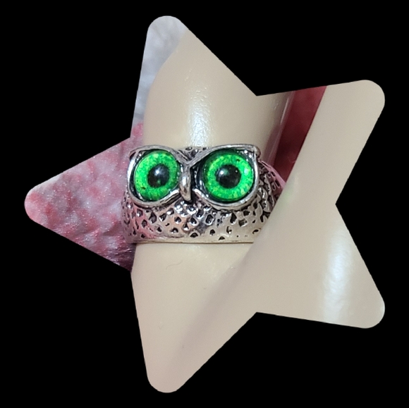 OWL EYES! SO GREEN! SO WORLDLY! - Picture 2 of 3